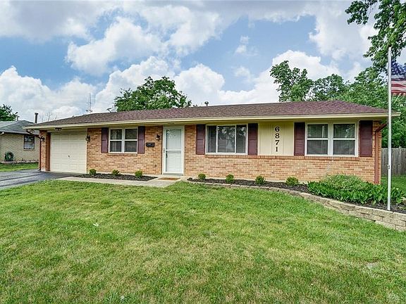 3rd image of 6871 Stonehurst Dr