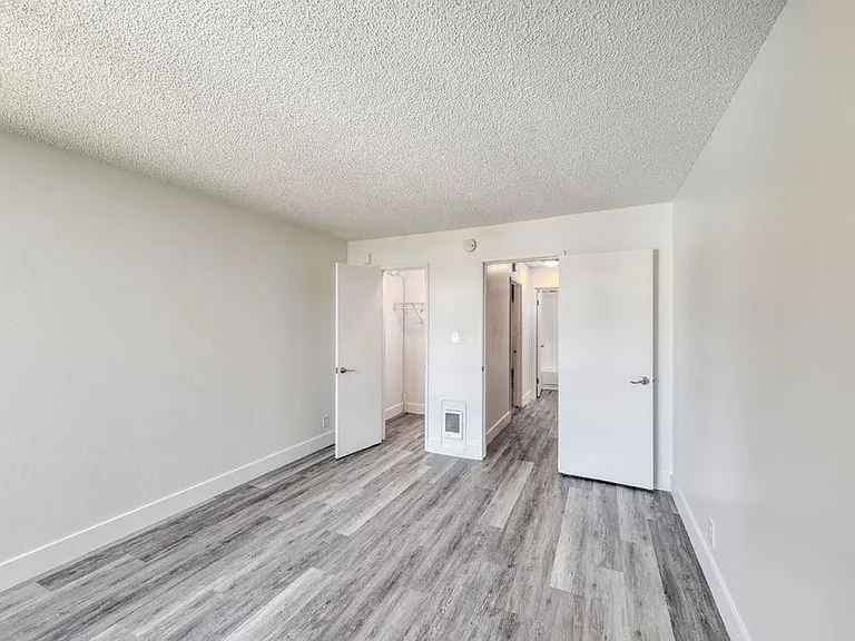 424 Callan Ave — Photo 19