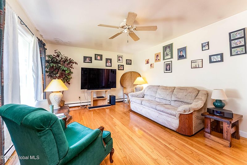 3rd image of 25 Timberland Drive