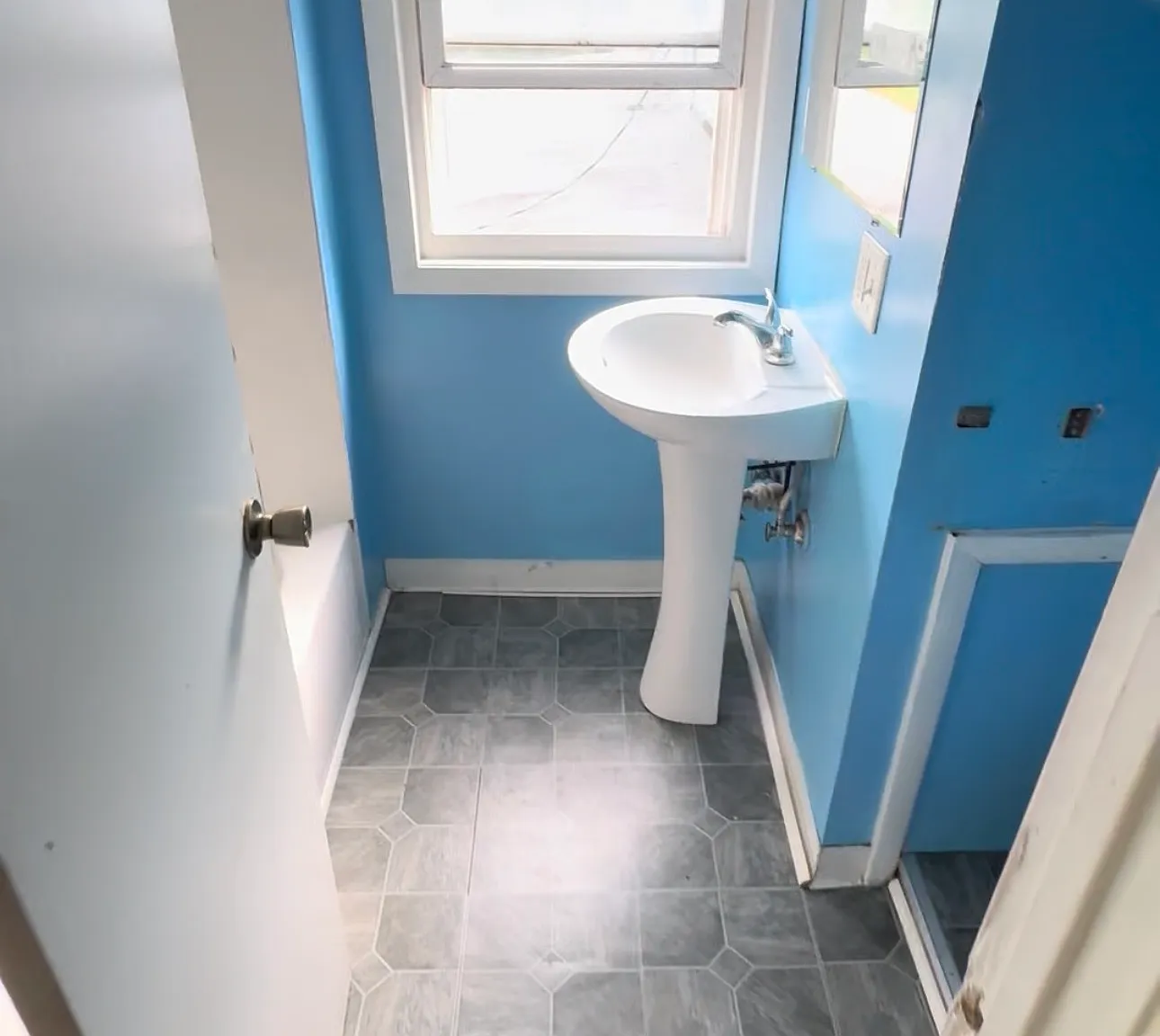 2 bed, 690 sqft, $1,100 — Photo 2