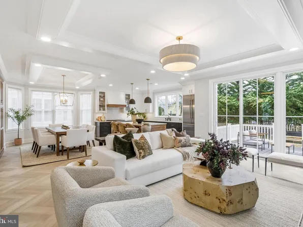 110 Avondale Ave, Haddonfield, NJ 08033