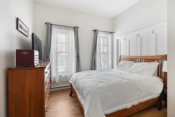 Rented by Compass | media 9