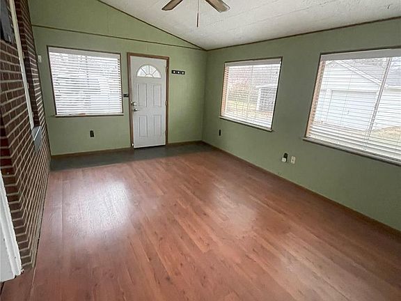 3rd image of 19 Barcelona Ave