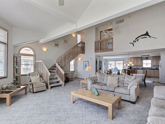 3rd image of 229 37th St #W