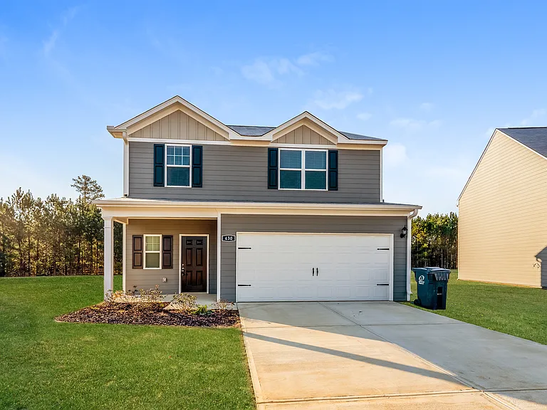 430 Clover Cir — Photo 1
