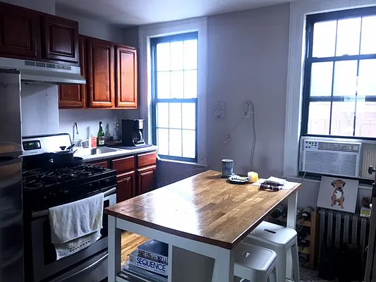 Rented by Signature Property Realty | media 51