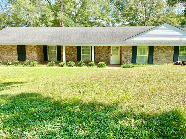 165 Lake Circle Dr, Vicksburg, MS 39180