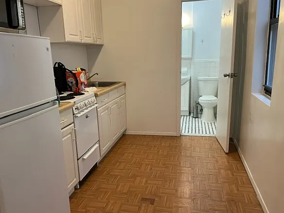 422 E 73rd St #4B — Photo 6