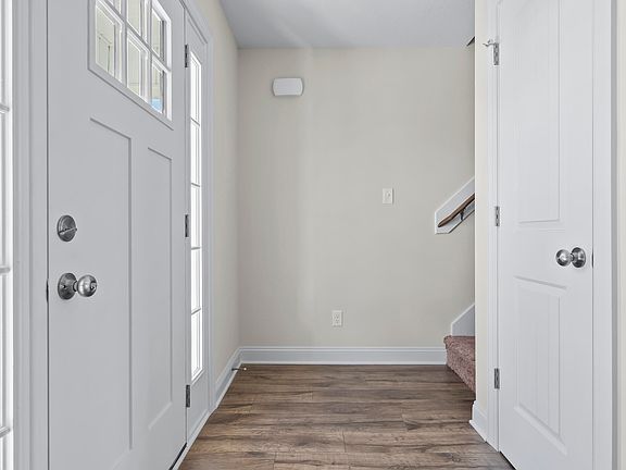 4th image of 457 Worsley Way