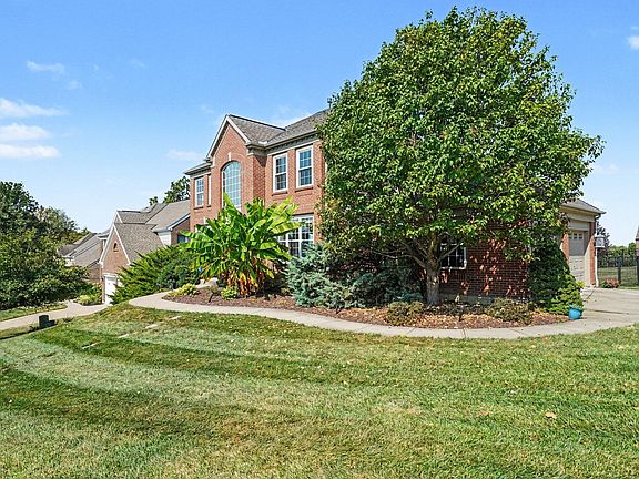 2nd image of 417 Glengarry Way