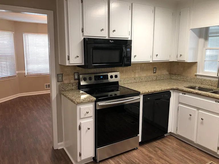 4063 Stephanie Ct NW — Photo 3