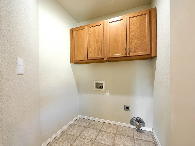 Washer Dryer hookups