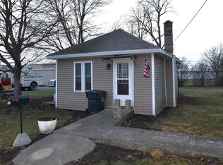 104 N Harrison Ave, Fowler, IN 47944