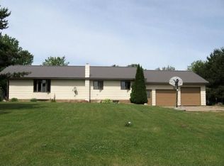 2950 Matthew Dr, Windom, MN 56101