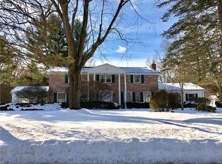 251 Hillary Ln, Penfield, NY 14526