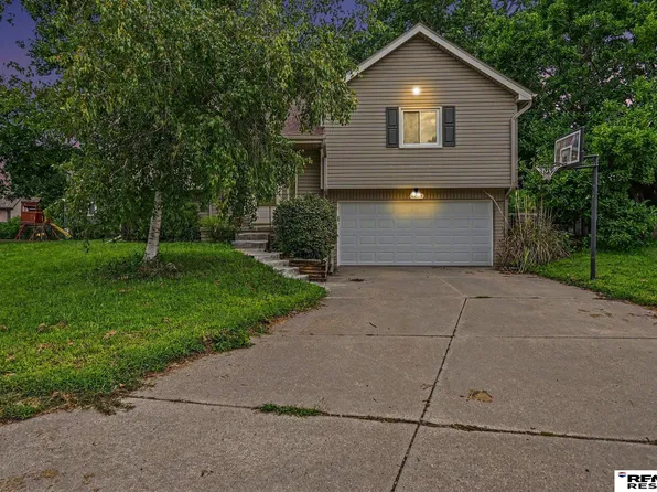 7204 S 149th Cir, Omaha, NE 68138