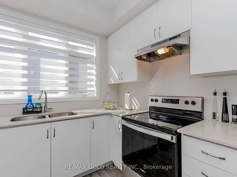 585 Colborne St #1007 — Photo 22