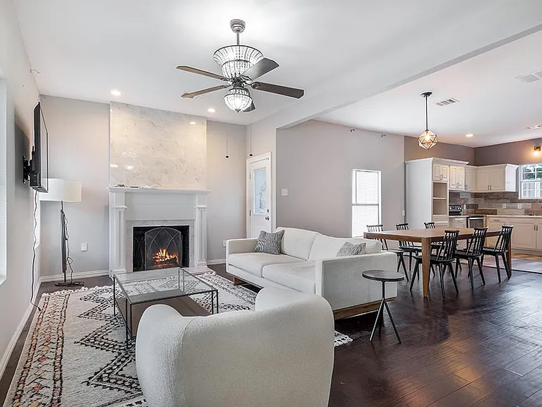 745 W Brooklyn Ave — Photo 2