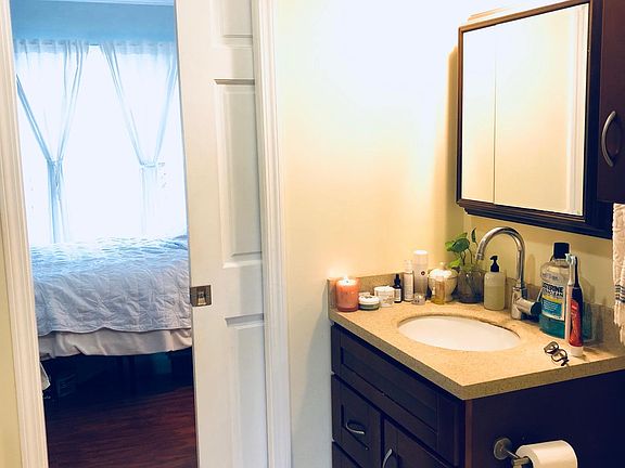 5th image of 1108 Palm Dr APT 1