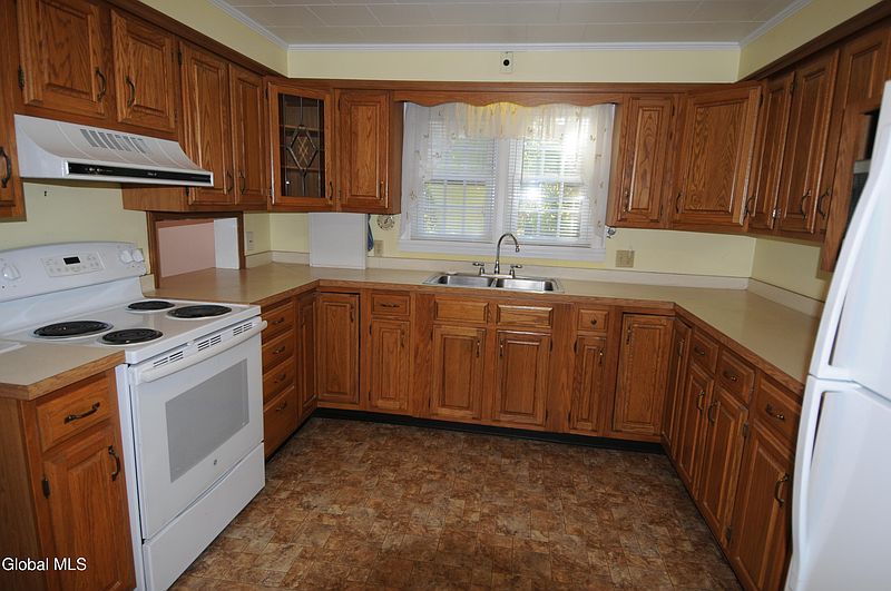 4th image of 7381 Church Road