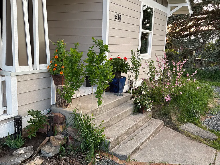 614 W Main St — Photo 3