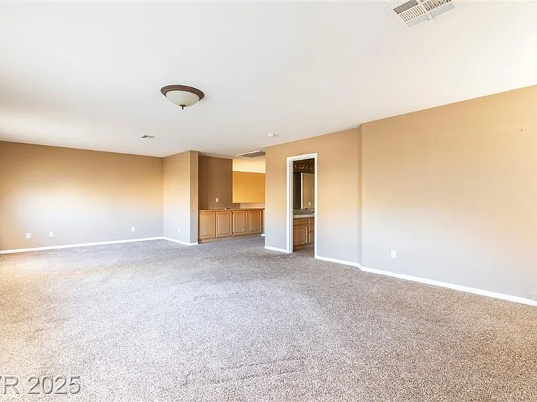 2121 Whitebirch Ln — Photo 10