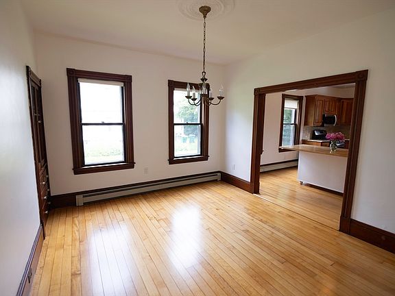 5th image of 34 Williams St