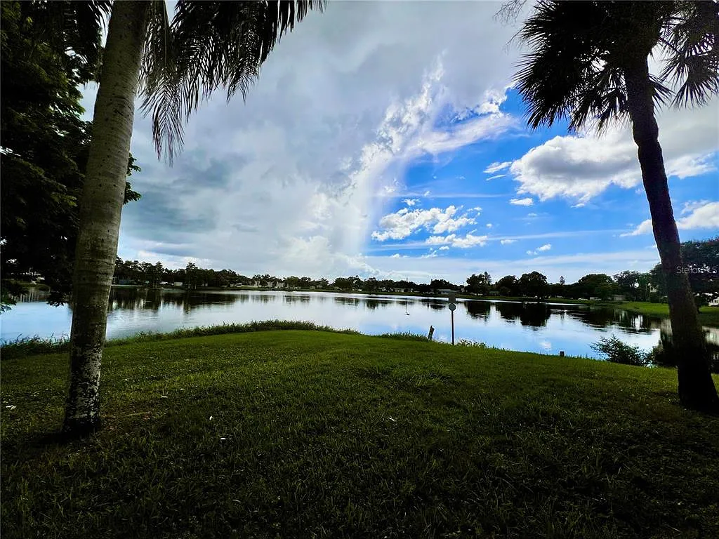 2 bed, 2.0 bath, 850 sqft, $2,200 — Photo 3