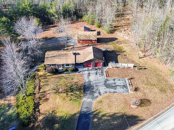 3rd image of 395 River Road