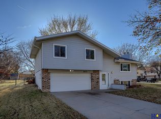 833 W Leon Dr, Lincoln, NE 68521