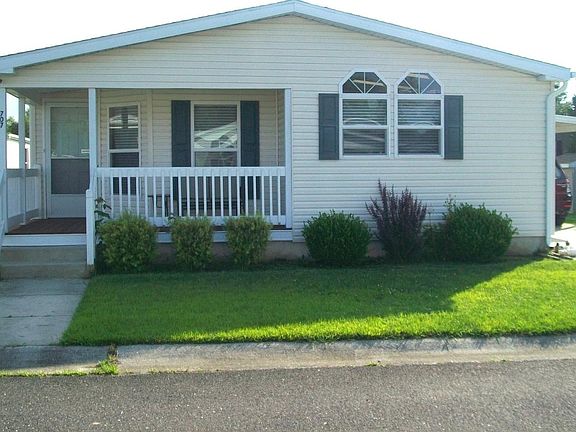 3rd image of 707 Dale Ln