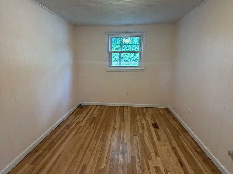 324 E Cedar St — Photo 9
