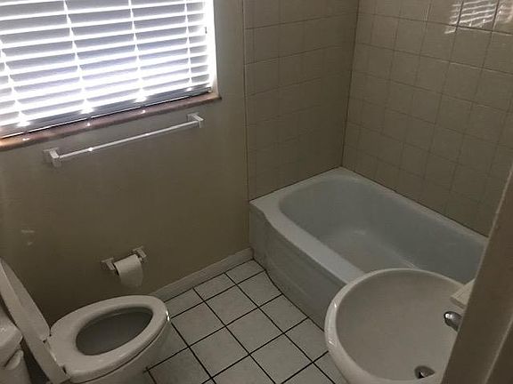 3rd image of 1600 Bryn Mawr St