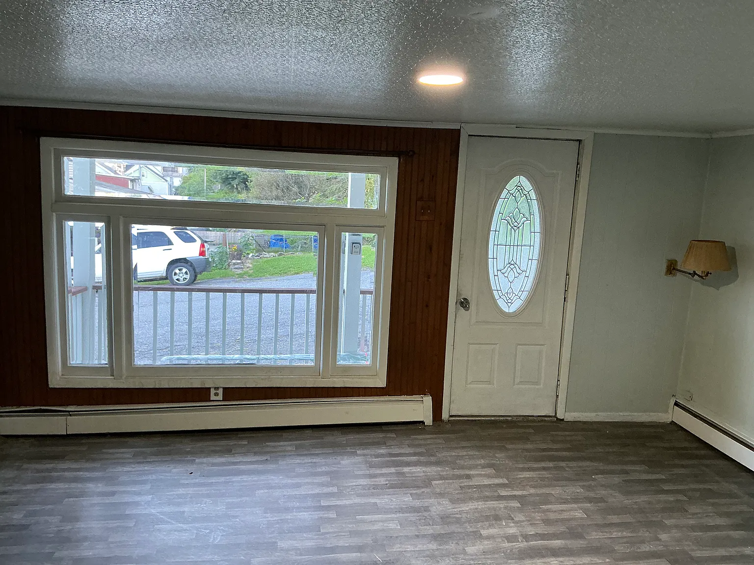 2 bed, 1092 sqft, $999 — Photo 2