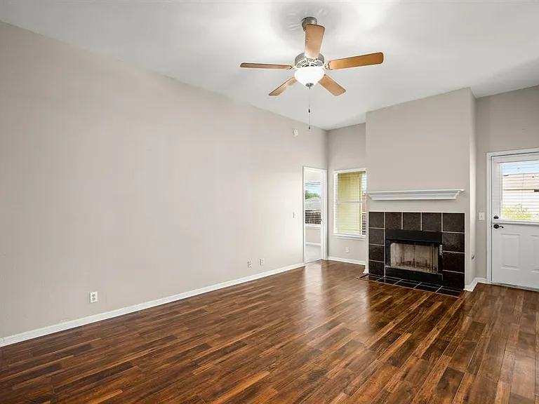14901 Nuttall Dr — Photo 9