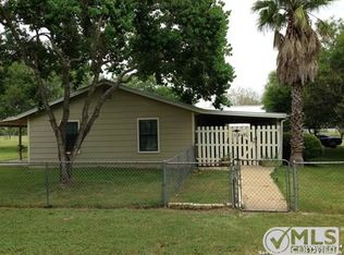 125 Fletcher Ln, Seguin, TX 78155