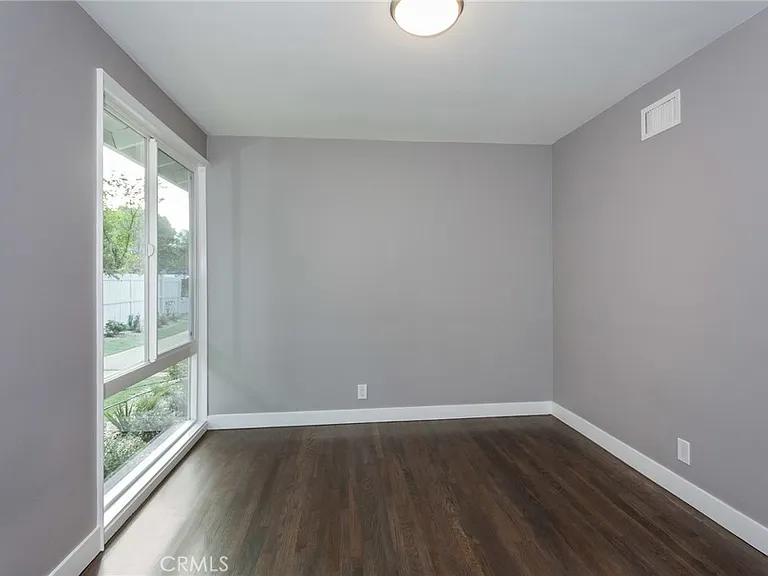 16231 Moorpark St — Photo 15