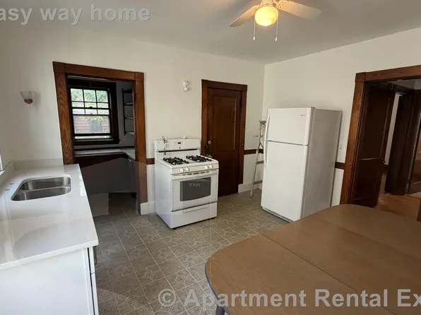 26 Upland Rd APT 2, Cambridge, MA 02140