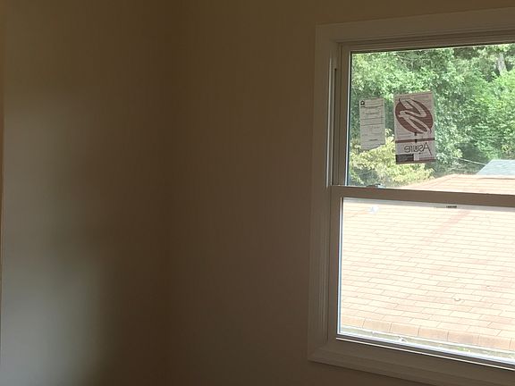 3rd image of 174 Shinnecock Ave