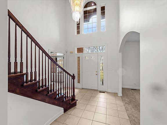 3rd image of 22 Edgewood Ct