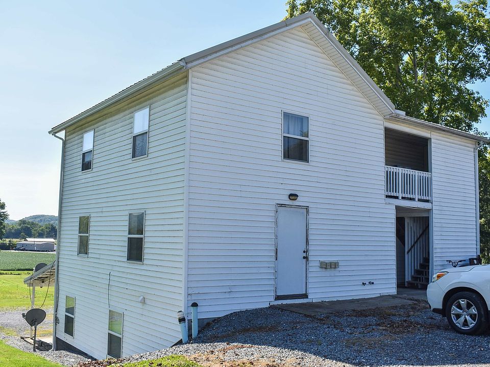 1st image of 135 Kunes St #3