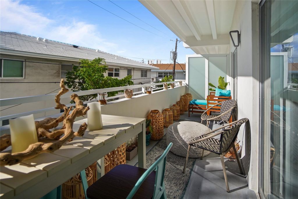 3212 NE 12th Street #203, photo 4