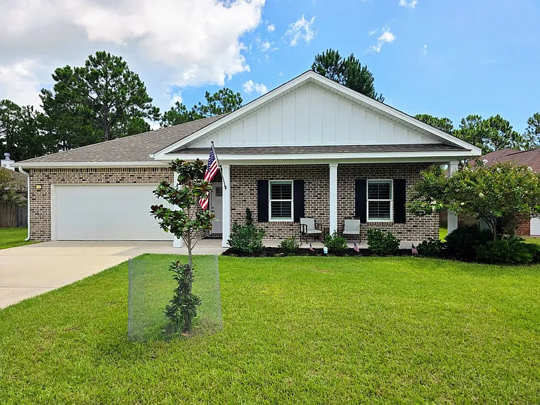 4570 Omaha Dr — Photo 1