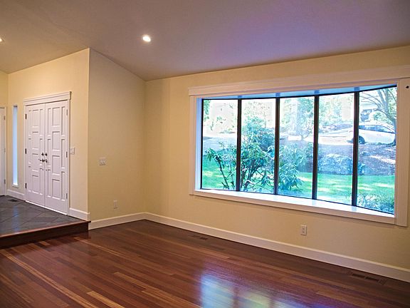 4th image of 2606 Sahalee Dr E