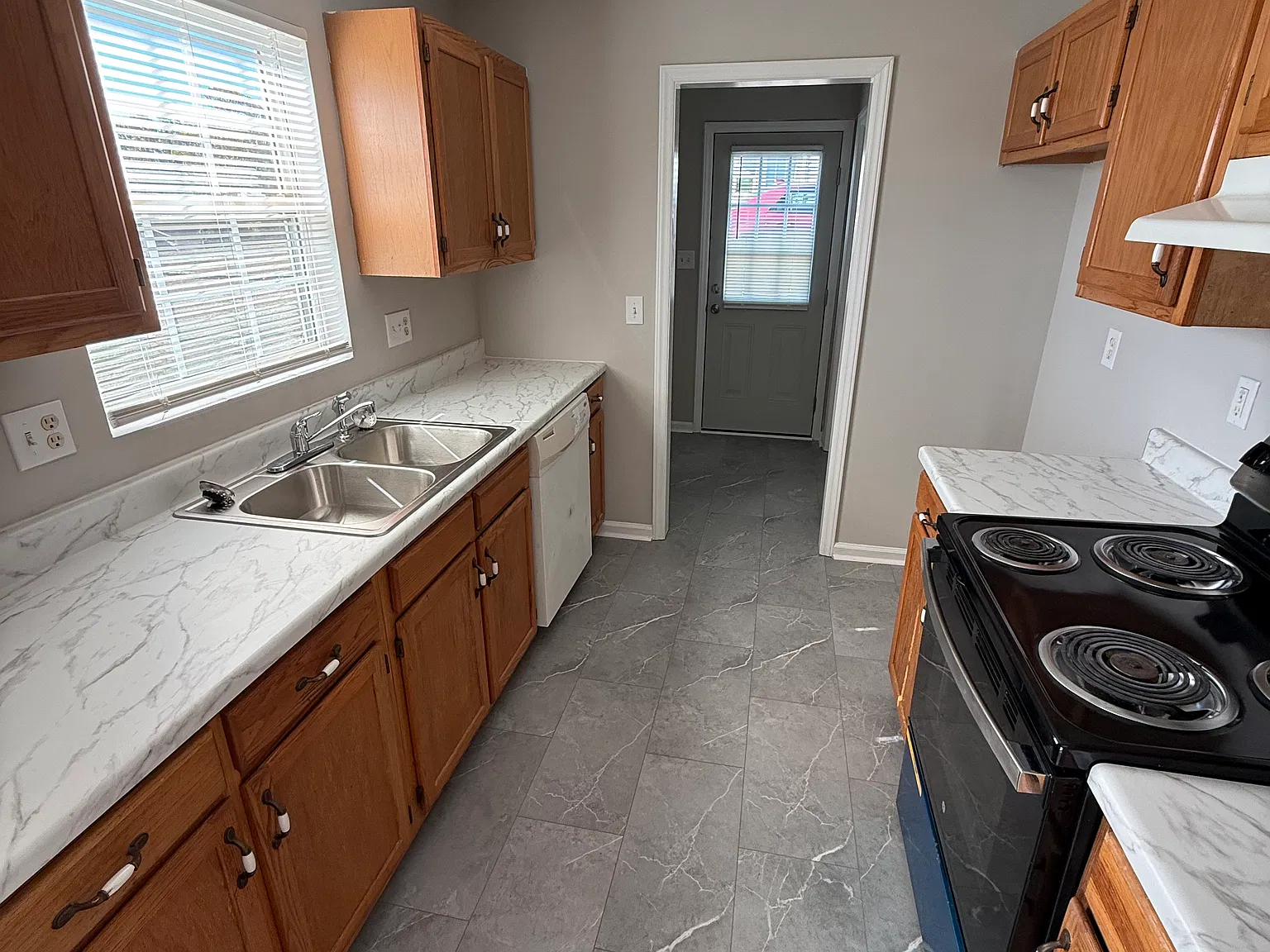 3 bed, 1071 sqft, $1,450 — Photo 4