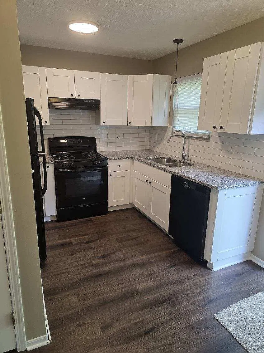 2 bed, 1.5 bath, 1030 sqft, $1,750 — Photo 4
