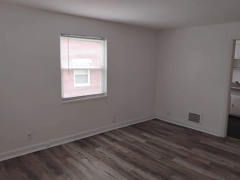238 E Beechwood Ave — Photo 18
