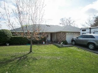 212 N Summit St, Red Oak, TX 75154