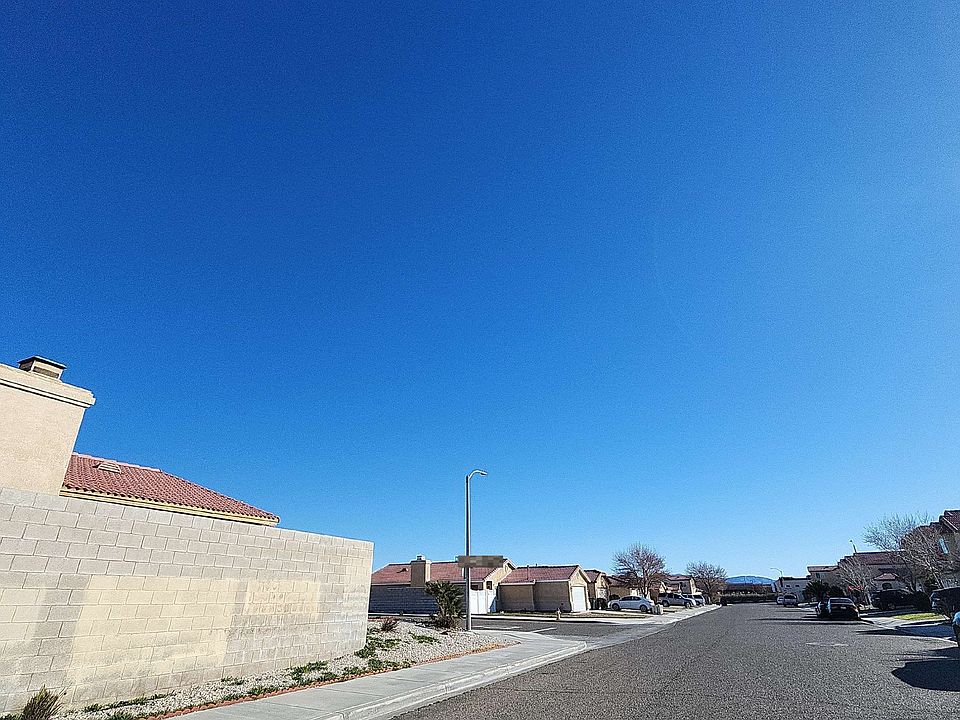 2nd image of 16967 Escala Dr