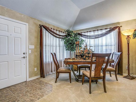 3rd image of 3320 Ladera Dr